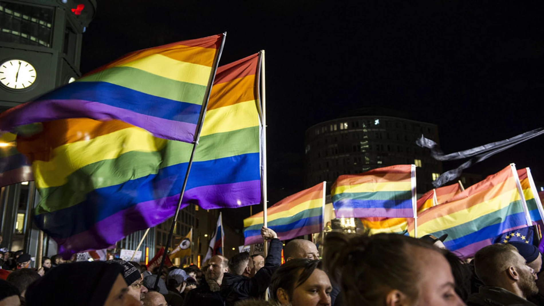 Concentración a favor de los derechos LGTBI en Rusia