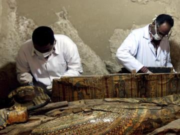 Tumba casi intacta de un alcalde de la antigua cuidad de Luxor Tumba casi intacta de un alcalde de la antigua cuidad de Luxor