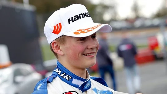 Billy Monger, antes de disputar una carrera Billy Monger, antes de disputar una carrera