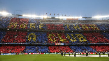 Mosaico 'More than a club' en el Camp Nou 