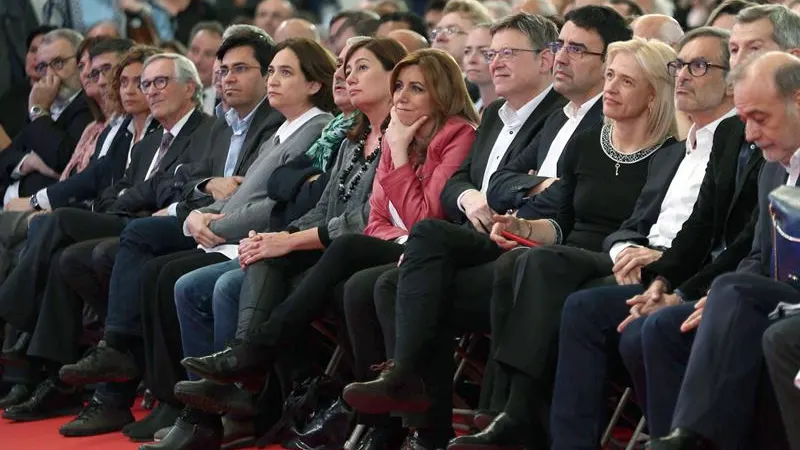 Dirigentes del PSOE y autoridades en el homenaje a Carme Chacón en Barcelona