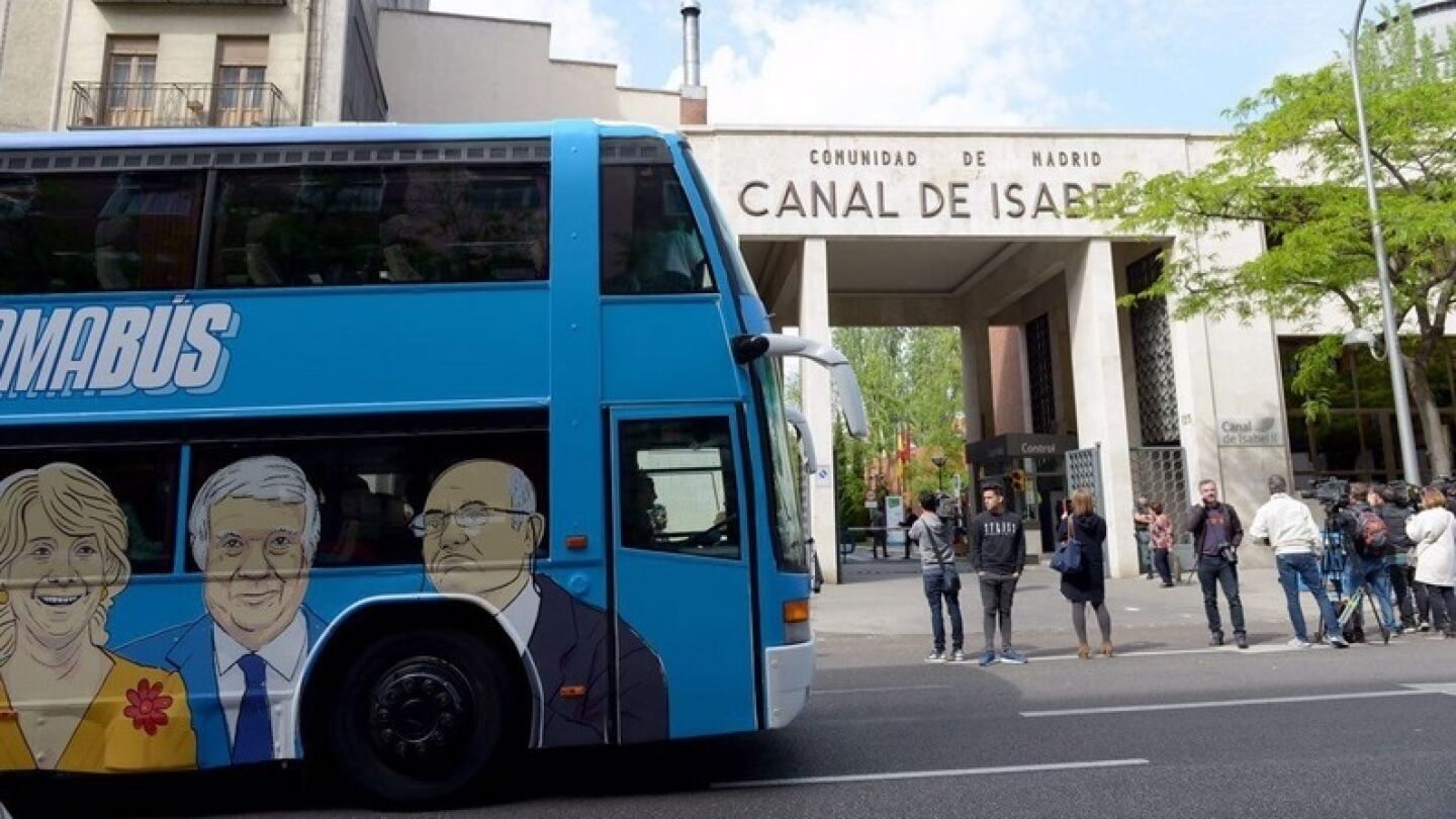 El 'tramab&uacute;s' hace parada en el Canal de Isabel II