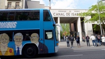 El 'tramabús' hace parada en el Canal de Isabel II