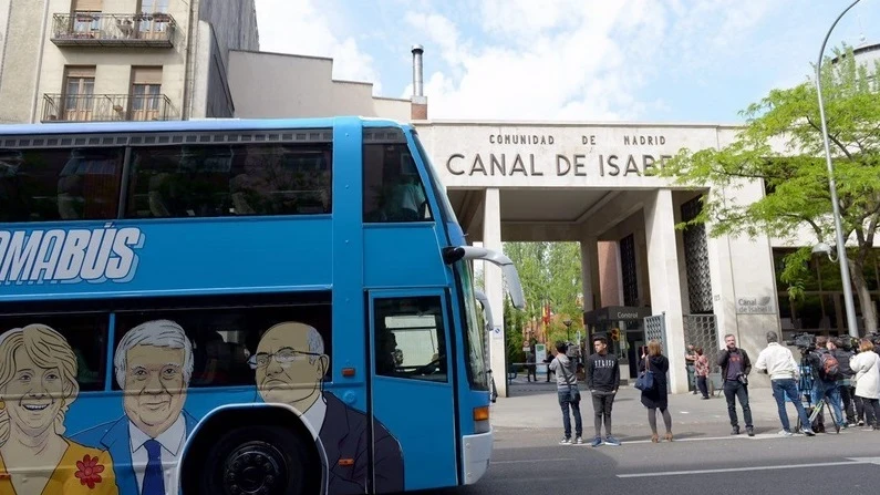 El 'tramabús' hace parada en el Canal de Isabel II