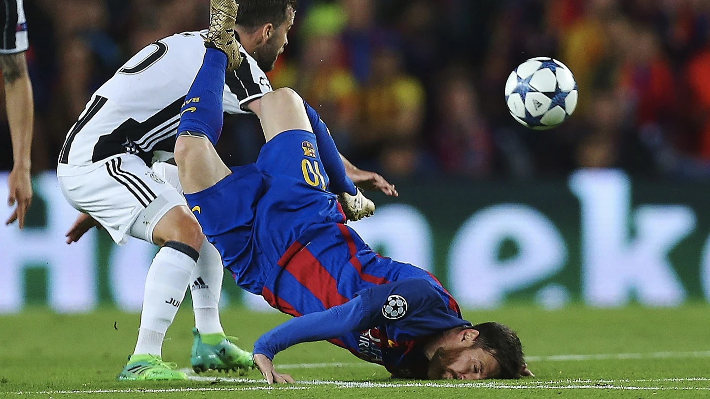 La impactante caída de Leo Messi La impactante caída de Leo Messi
