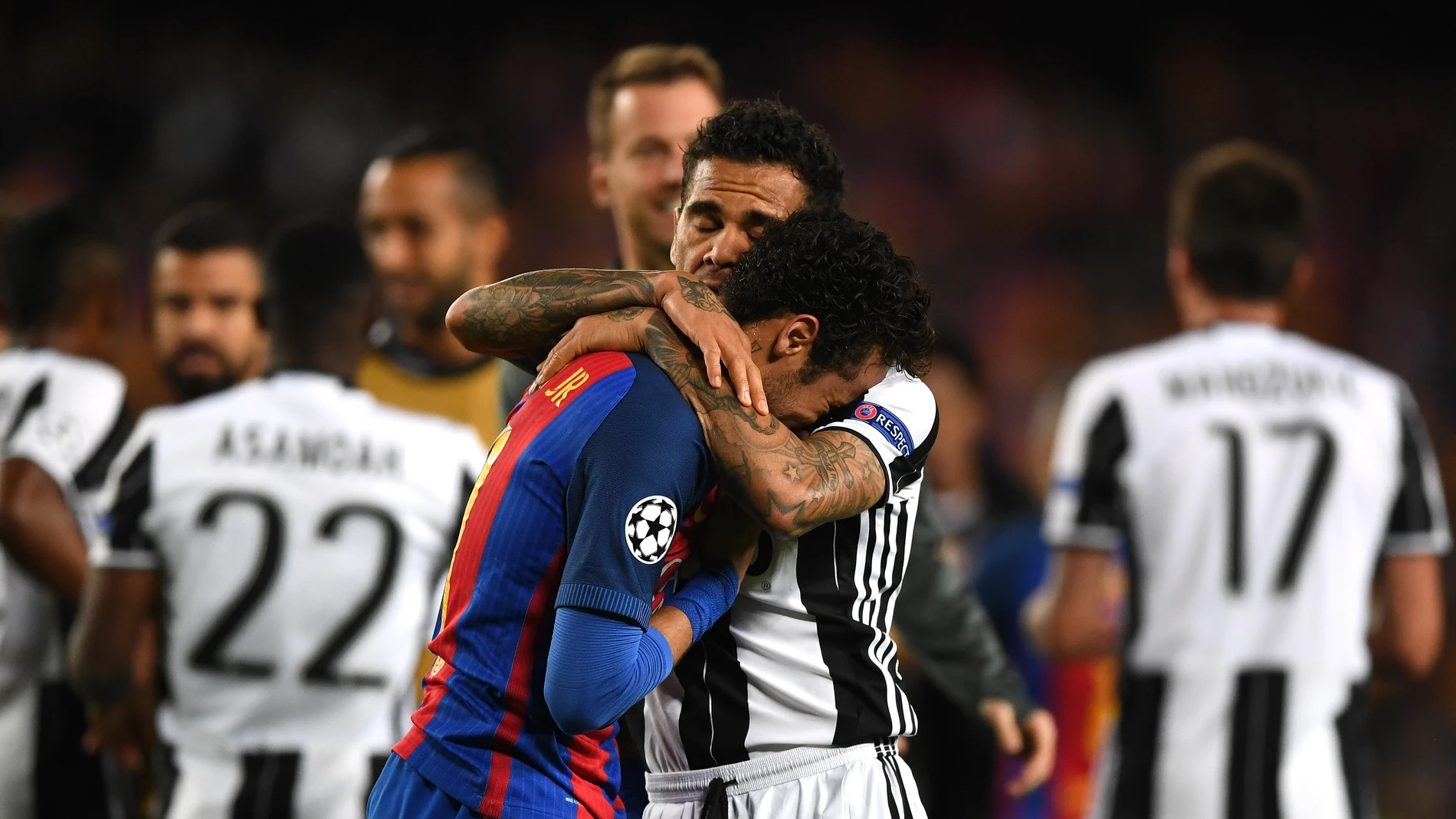 Neymar llorando tras la eliminación del Barcelona en Champions