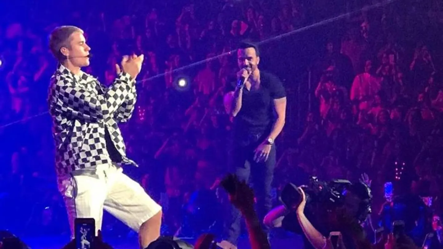 Luis Fonsi en el concierto de Justin Bieber en Puerto Rico Luis Fonsi en el concierto de Justin Bieber en Puerto Rico