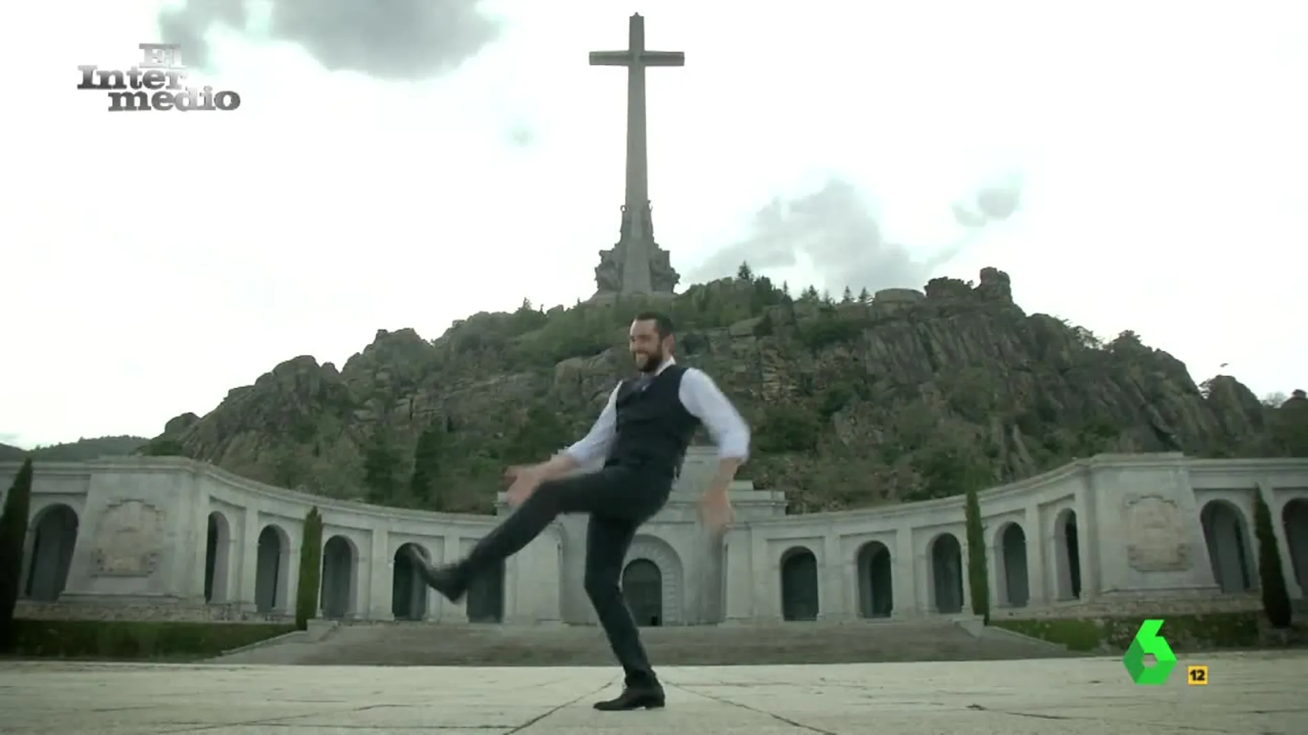 Dani Mateo baila en el Valle de los Caídos