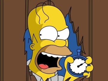 Hommer Simpson recreando una escena de 'El Resplandor' Hommer Simpson recreando una escena de 'El Resplandor'