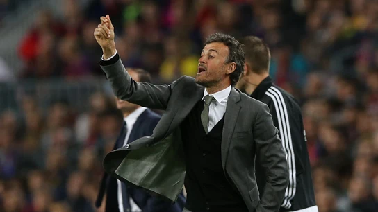 Luis Enrique da indicaciones a sus jugadores en la banda del Camp Nou ante la Juventus Luis Enrique da indicaciones a sus jugadores en la banda del Camp Nou ante la Juventus