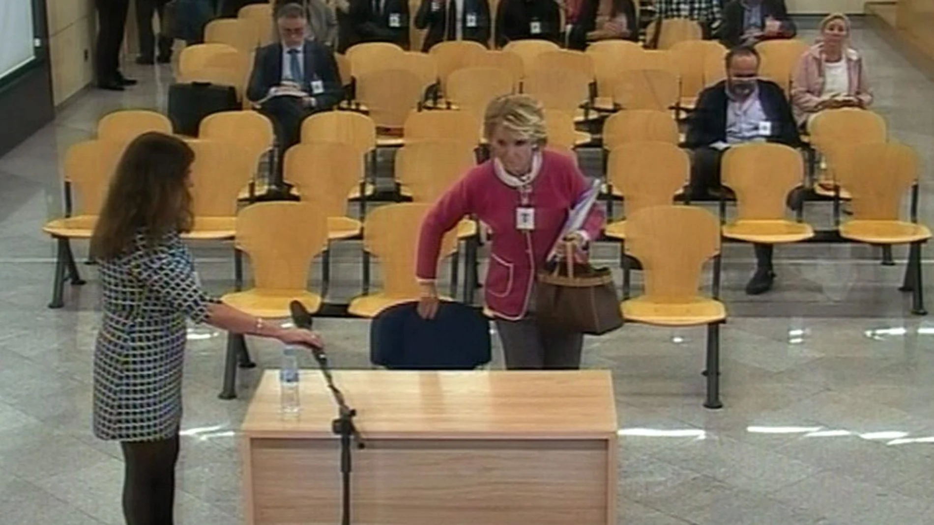 Aguirre antes de declarar en el juicio del caso Gürtel