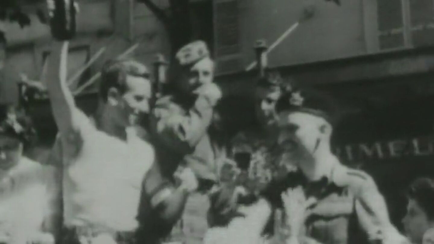 Frame 62.724864 de: Fueron, vieron, vencieron y les olvidaron: el d&iacute;a que 'La Nueve' alcanz&oacute; la gloria frente a los nazis bajo el silencio de Francia