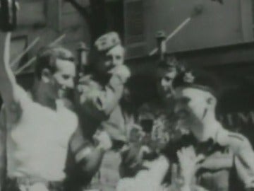 Frame 62.724864 de: Fueron, vieron, vencieron y les olvidaron: el día que 'La Nueve' alcanzó la gloria frente a los nazis bajo el silencio de Francia Frame 62.724864 de: Fueron, vieron, vencieron y les olvidaron: el día que 'La Nueve' alcanzó la gloria frente a los nazis bajo el silencio de Francia