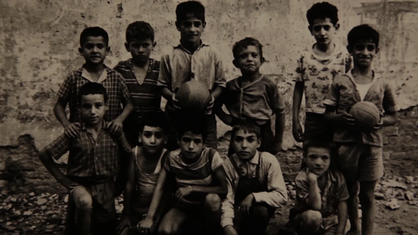 Los maestros de la fotografía en España se solidarizan con los refugiados Han donado una de sus fotografías por una buena causa