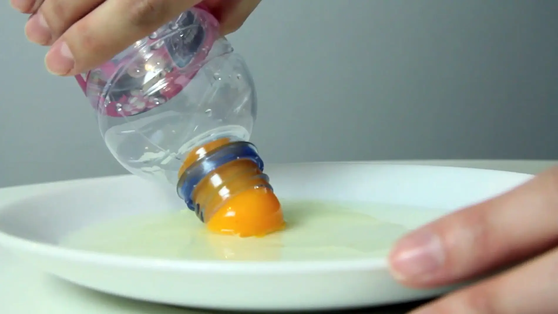 Huevo en una botella