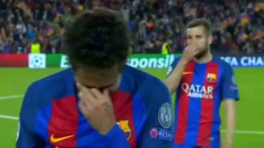Neymar derrumbado Acabó el encuentro llorando