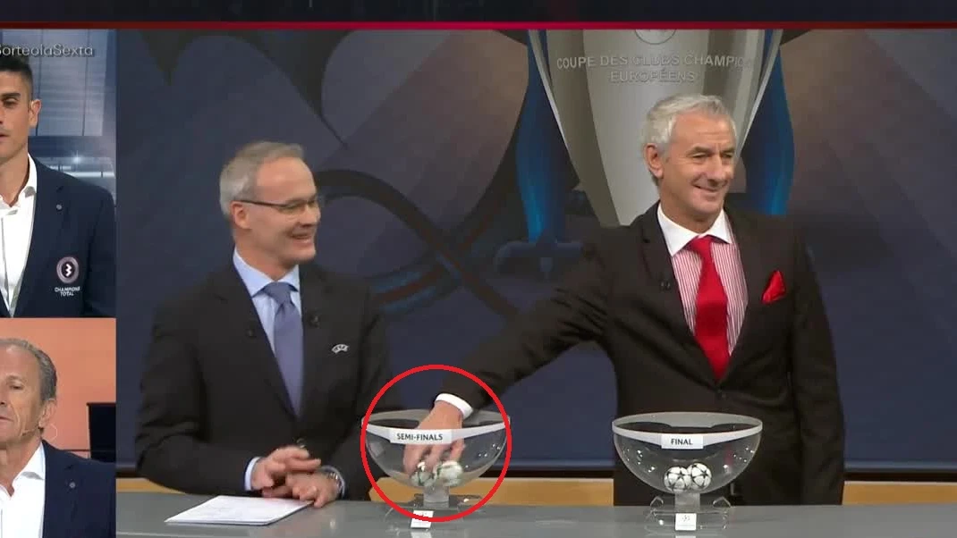 Ian Rush saca la bola del Atlético