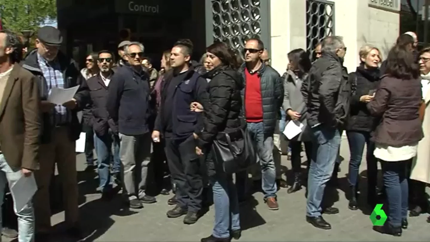 Frame 13.986809 de: trabajadores canal Frame 13.986809 de: trabajadores canal