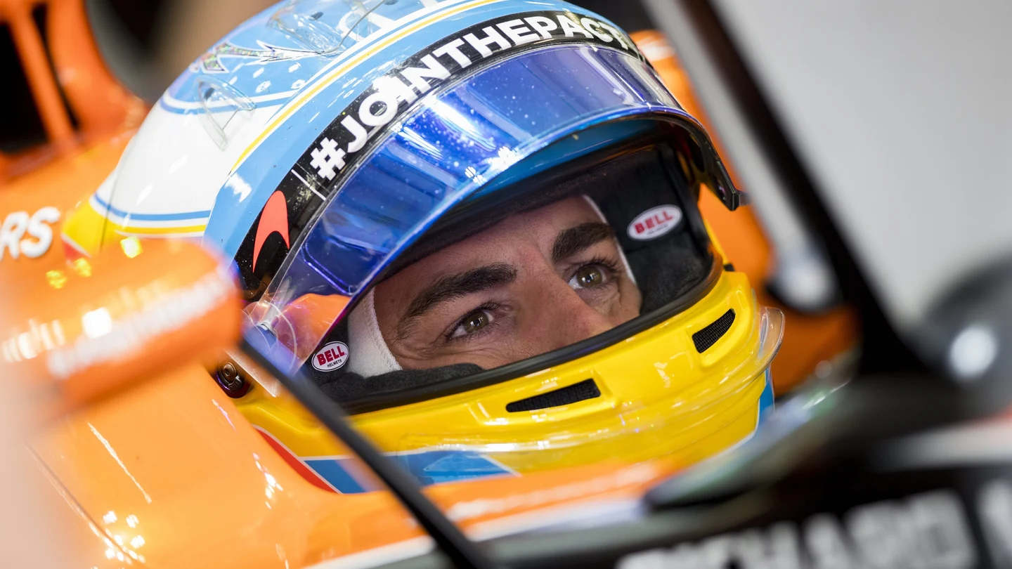 Fernando Alonso durante los entrenamientos libres Fernando Alonso durante los entrenamientos libres