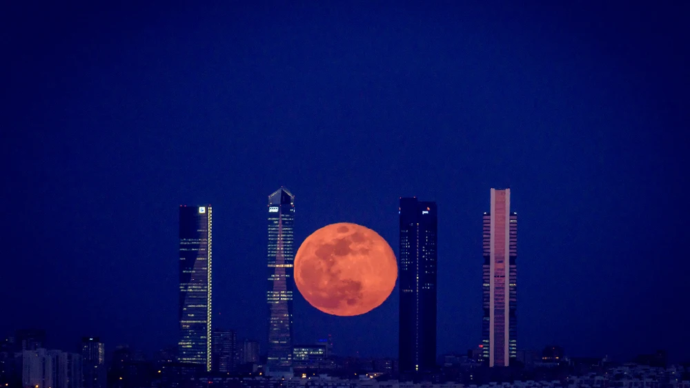  La luna llena de la Semana Santa (Madrid) Manuel Juez