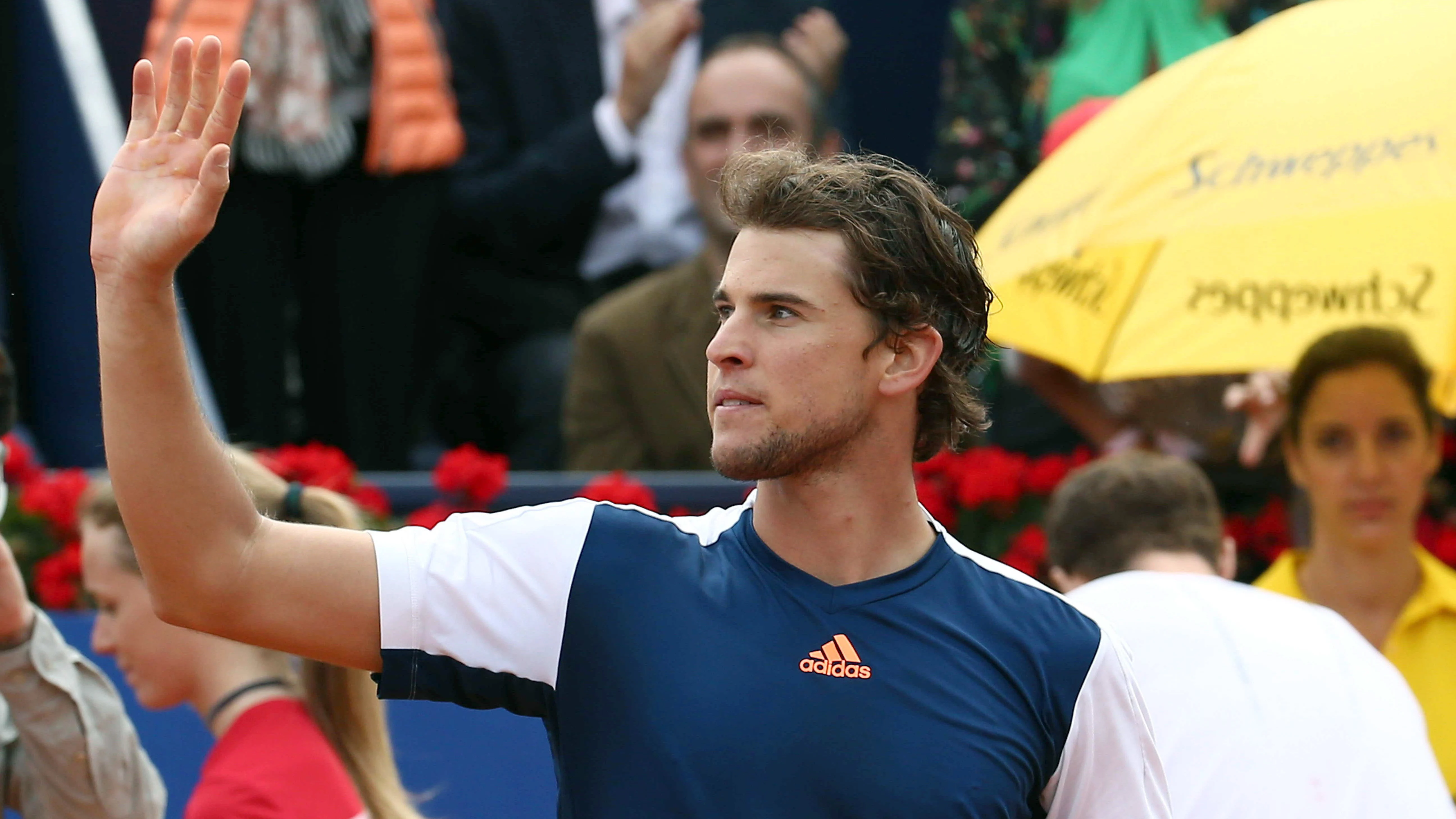 Dominic Thiem saludando al público del Conde de Godó