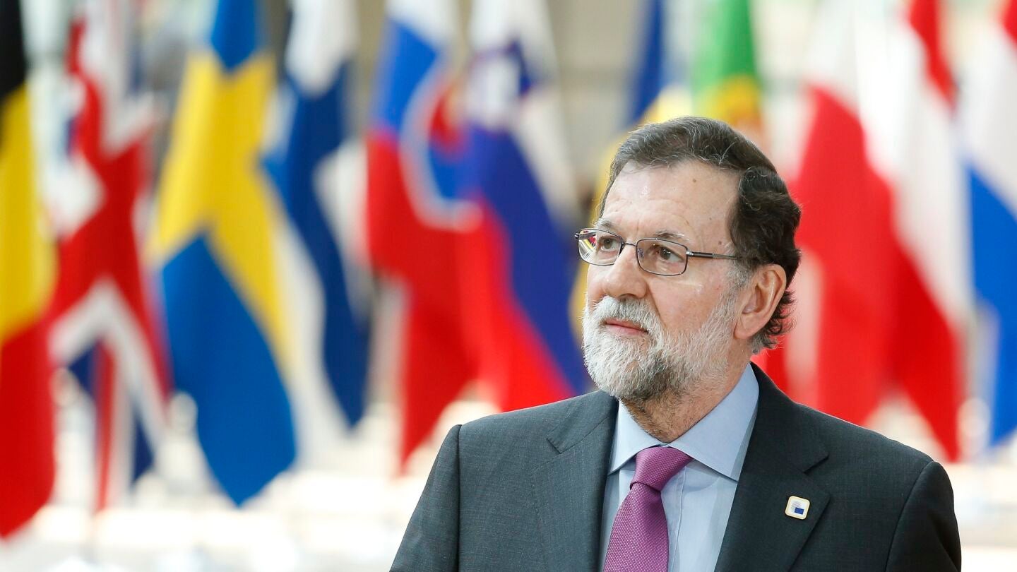 El presidente del Gobierno espa&ntilde;ol, Mariano Rajoy, a su llegada a la sede del Consejo Europeo para participar en la cumbre de los jefes de Estado o de Gobierno de la UE