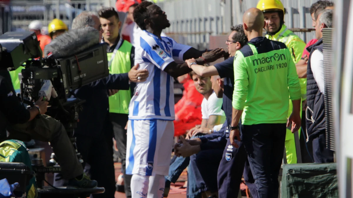 Muntari se encara con la grada