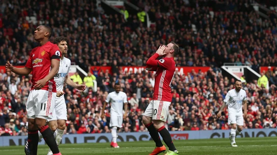 Rooney lamenta una ocasión fallada en el partido del Manchester United Rooney lamenta una ocasión fallada en el partido del Manchester United