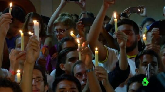 Vigilia en honor a 'los ca&iacute;dos' en las manifestaciones en Venezuela