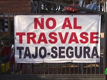 Carteles en contra del trasvase Tajo-Segura Carteles en contra del trasvase Tajo-Segura