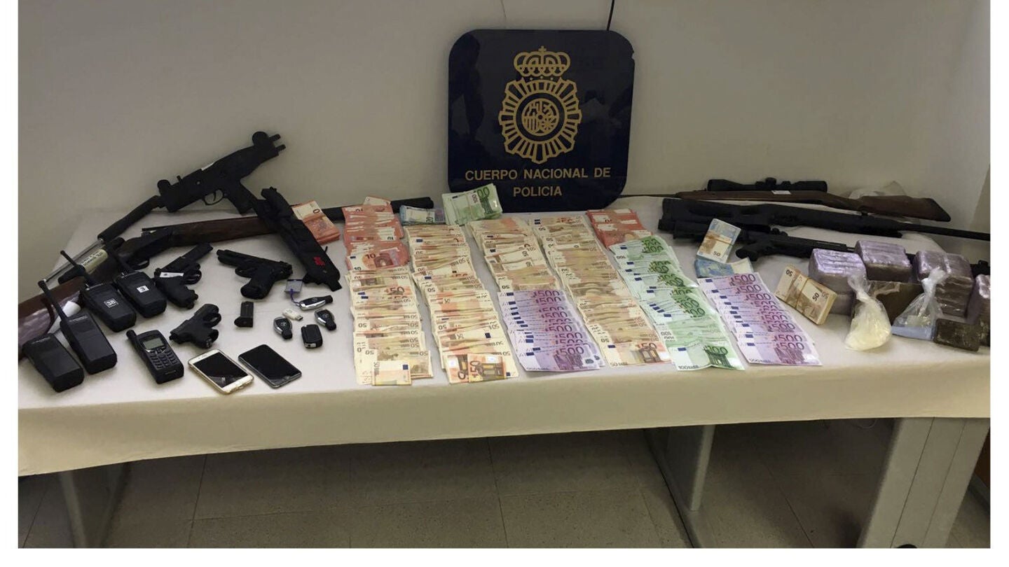  Fotograf&iacute;a facilitada por la Polic&iacute;a Nacional que ha detenido a 30 miembros de Los Casta&ntilde;as