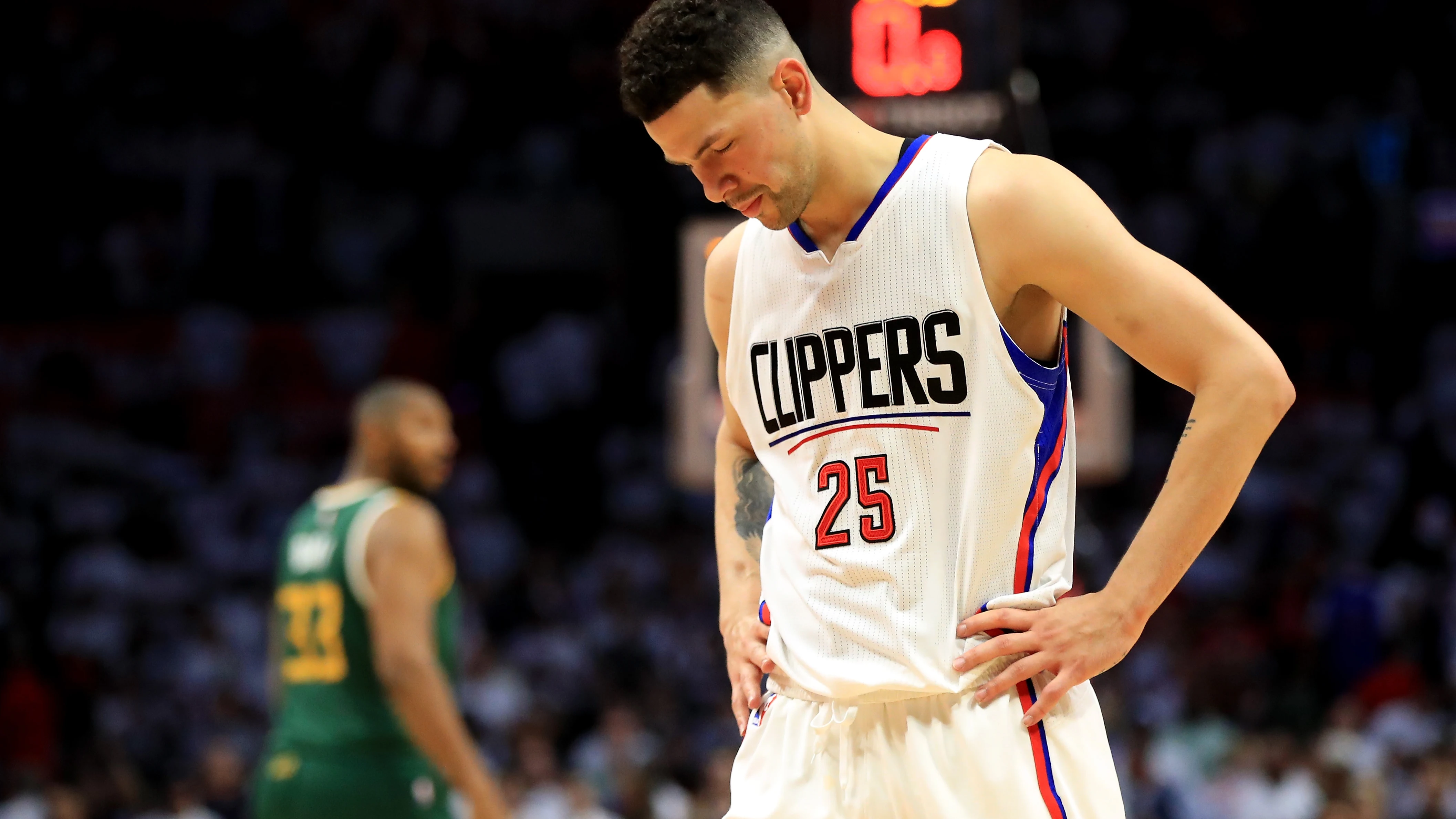 Austin Rivers se lamenta tras una canasta de Utah Jazz