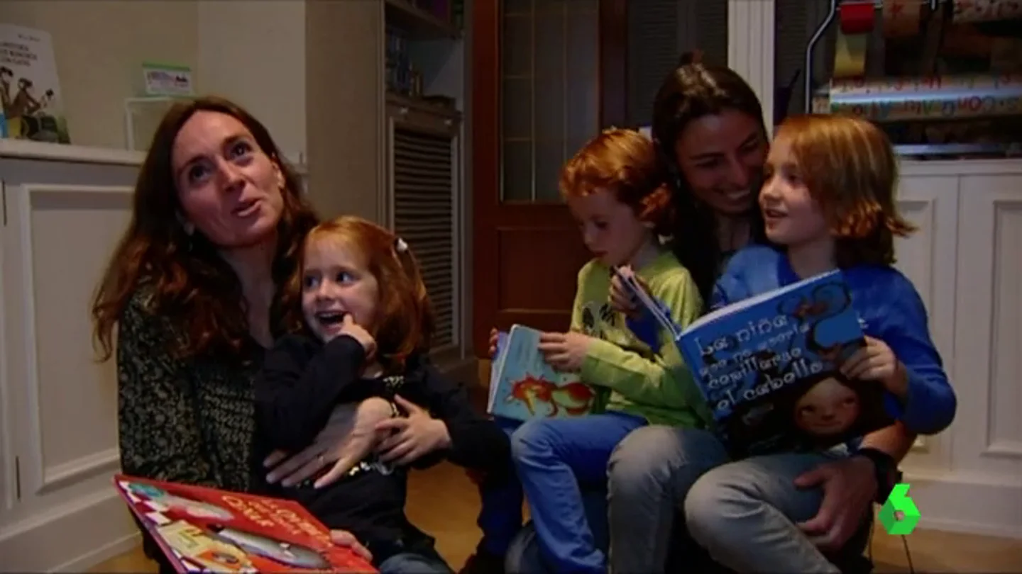 Frame 73.297143 de: MADRES GAYS Frame 73.297143 de: MADRES GAYS