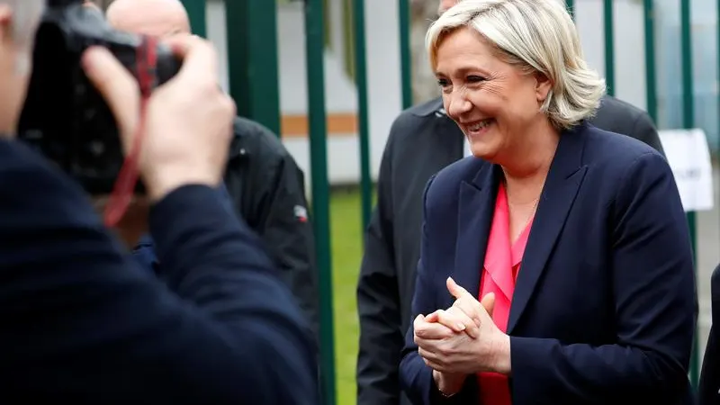 Le Pen propone transformar el Frente Nacional para crear "una nueva fuerza"