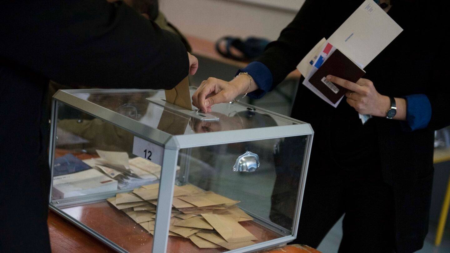 Urna electoral en Francia