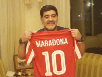 Maradona, con la camiseta del Al-Fujairah Maradona, con la camiseta del Al-Fujairah