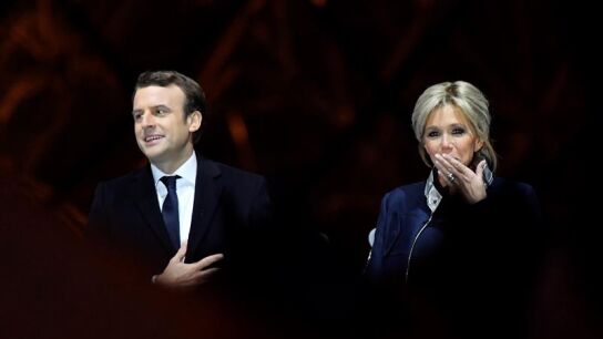 Emmanuel Macron y su mujer Brigitte