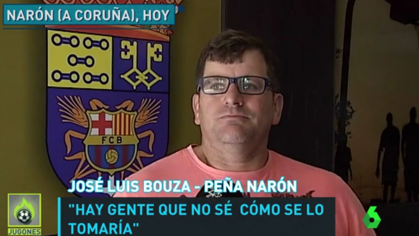 Un pe&ntilde;ista del Barcelona en su pe&ntilde;a en A Coru&ntilde;a