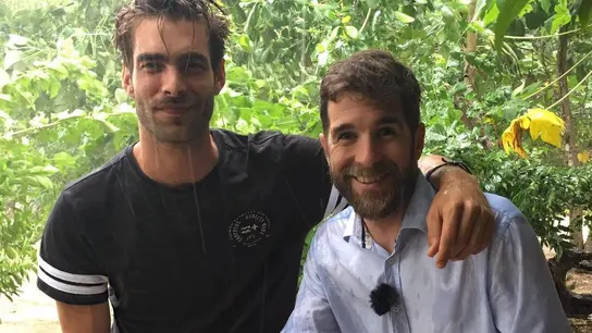 Gonzo y Jon Kortajarena juntos en Vanuatu Gonzo y Jon Kortajarena juntos en Vanuatu