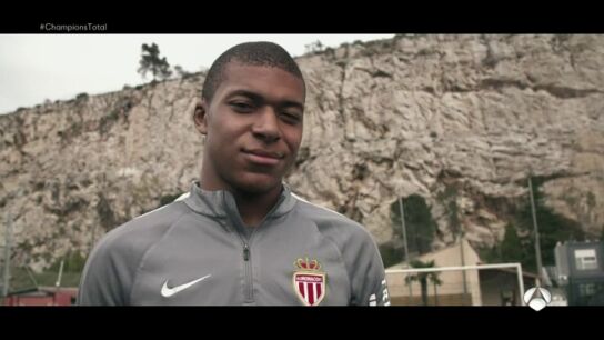 Frame 97.222756 de: Mbapp&eacute;, el coraz&oacute;n del M&oacute;naco que empez&oacute; en los suburbios: "No ten&iacute;a ni botas"