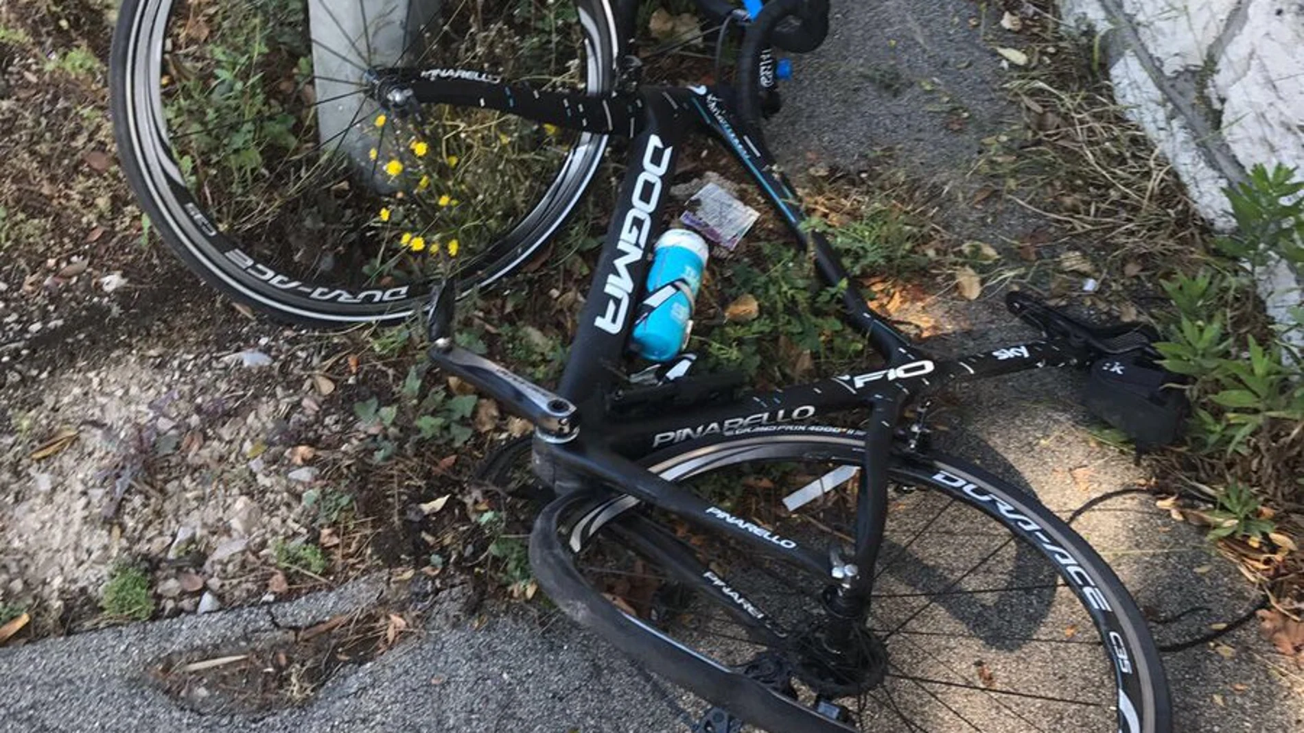 Así quedó la bicicleta de Chris Froome tras el atropello