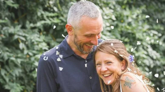 Russell Davison junto a su esposa Russell Davison junto a su esposa