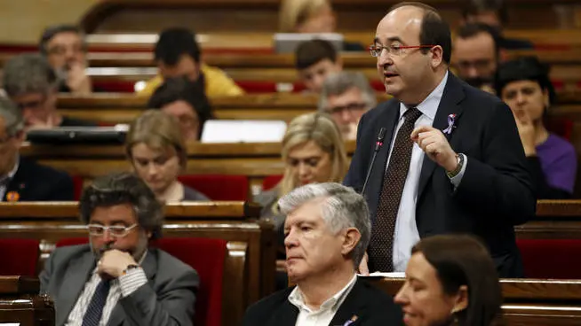 El líder del PSC, Miquel Iceta, en el Parlament de Cataluña