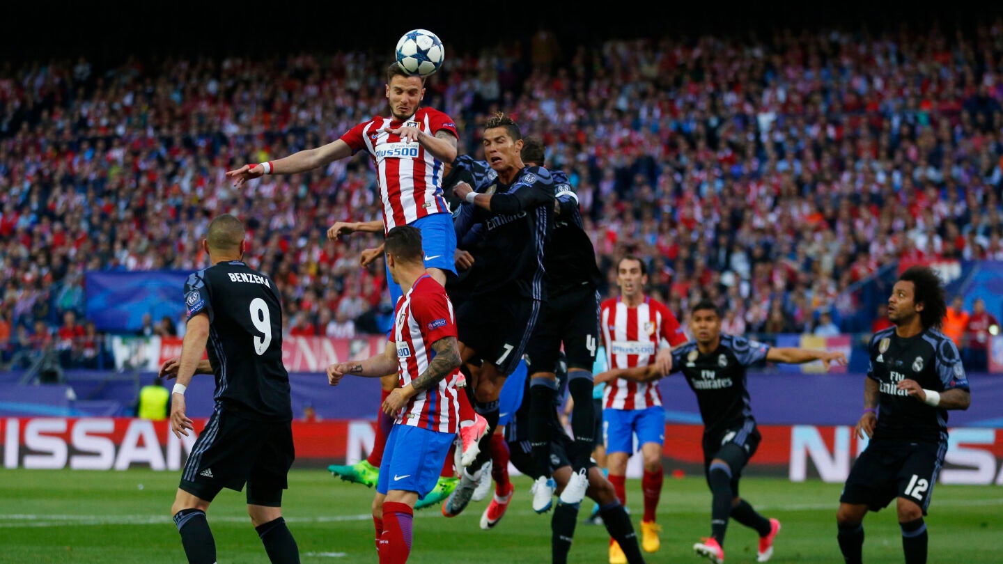 Sa&uacute;l, apunto de marcar gol con el Atl&eacute;tico de Madrid