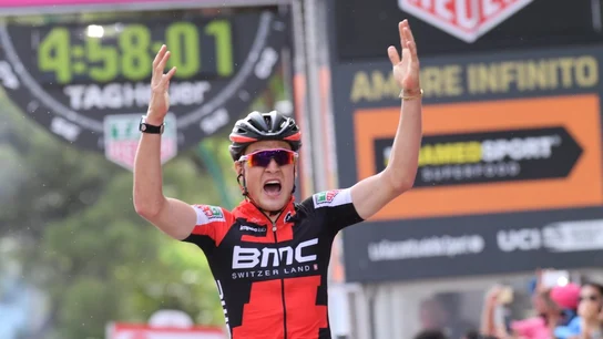 Dillier celebra su victoria en la sexta etapa del Giro Dillier celebra su victoria en la sexta etapa del Giro