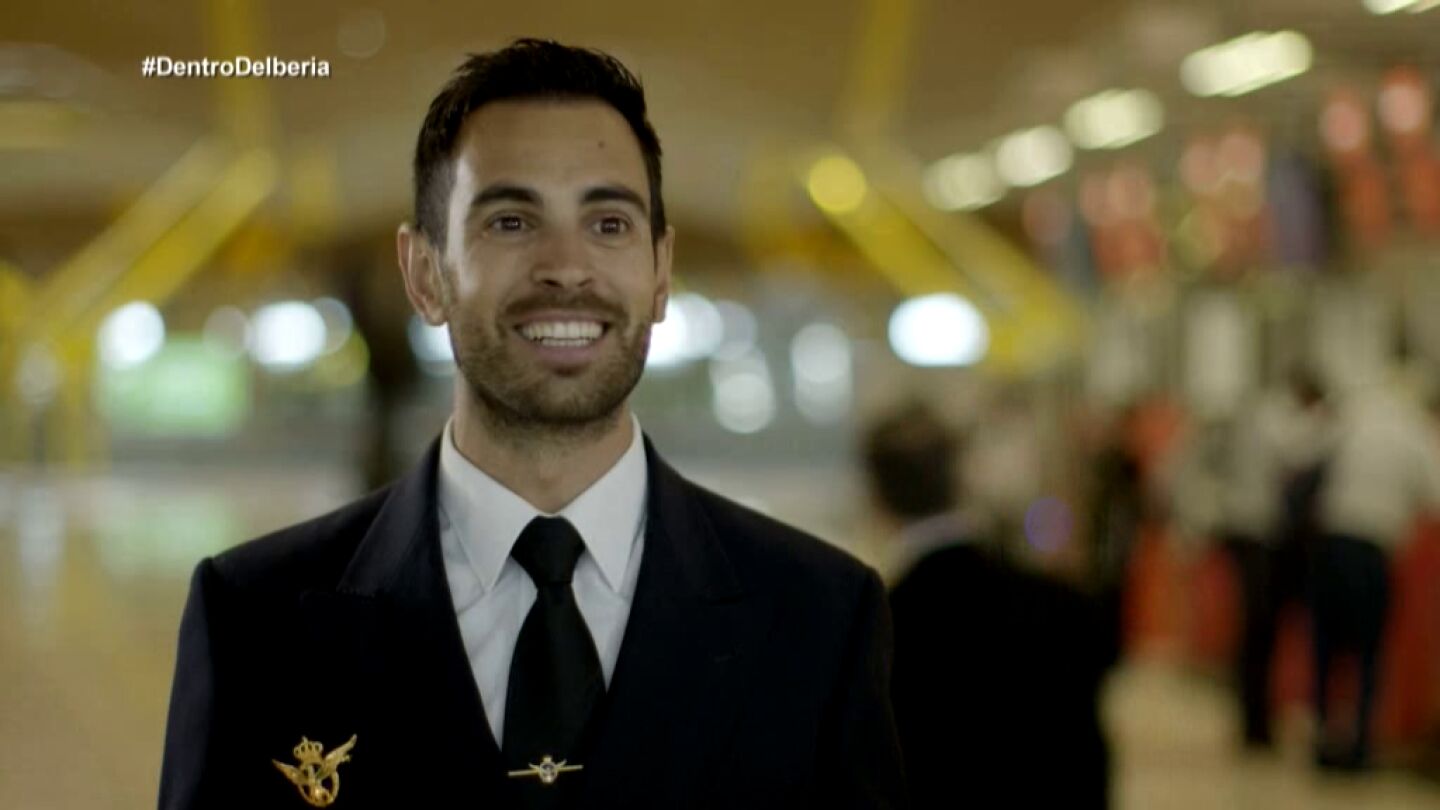 Ad&aacute;n P&eacute;rez, piloto de Iberia