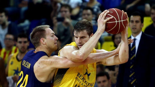 Doornekamp mantiene el bal&oacute;n pese a la presi&oacute;n de Oleson