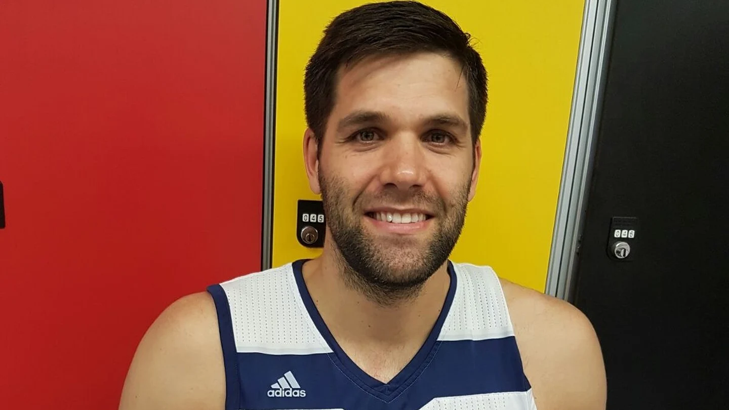 Felipe Reyes, con la hoja de estadísticas del partido ante el Joventut Felipe Reyes, con la hoja de estadísticas del partido ante el Joventut