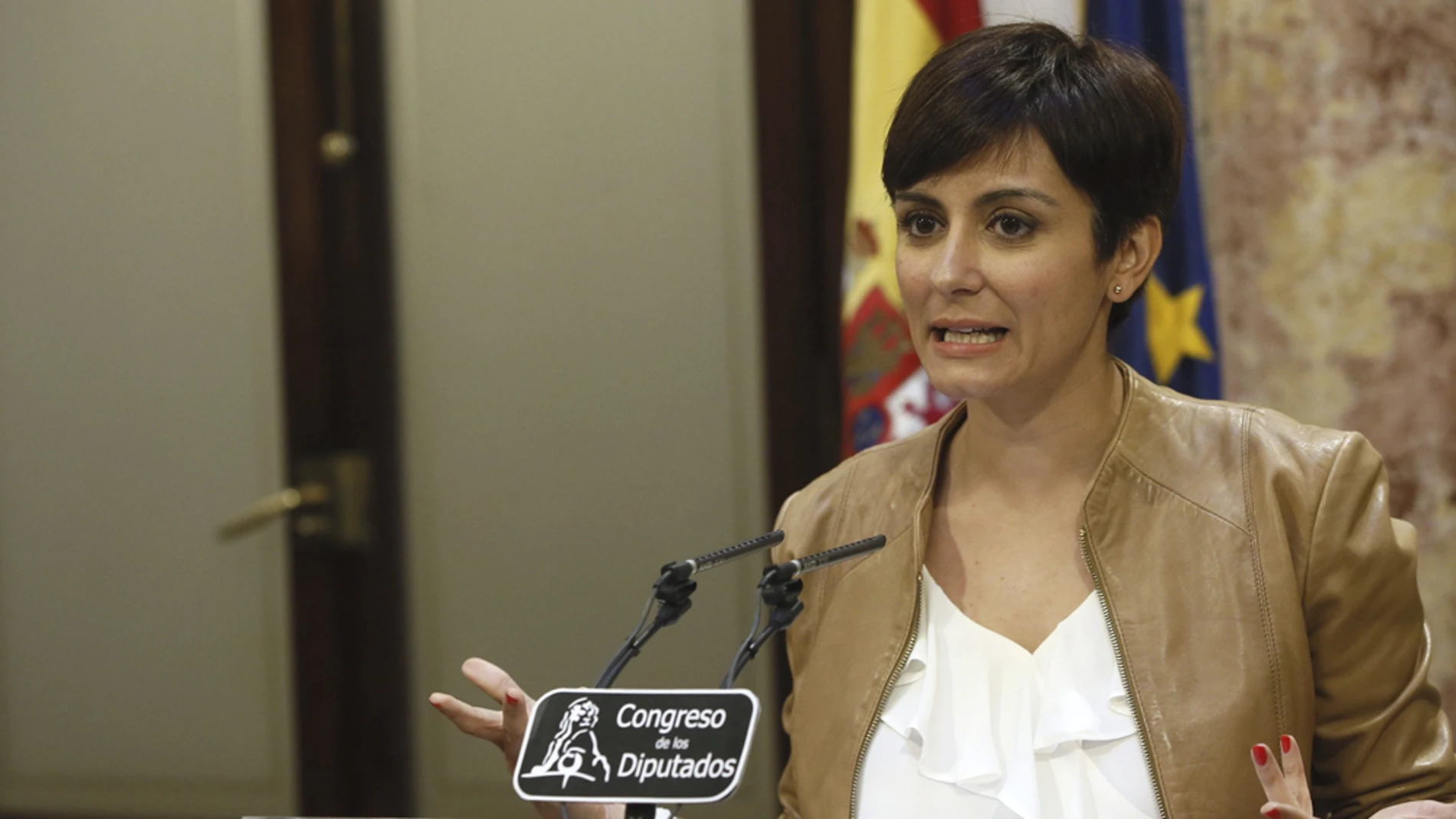Isabel Rodríguez, ante los medios