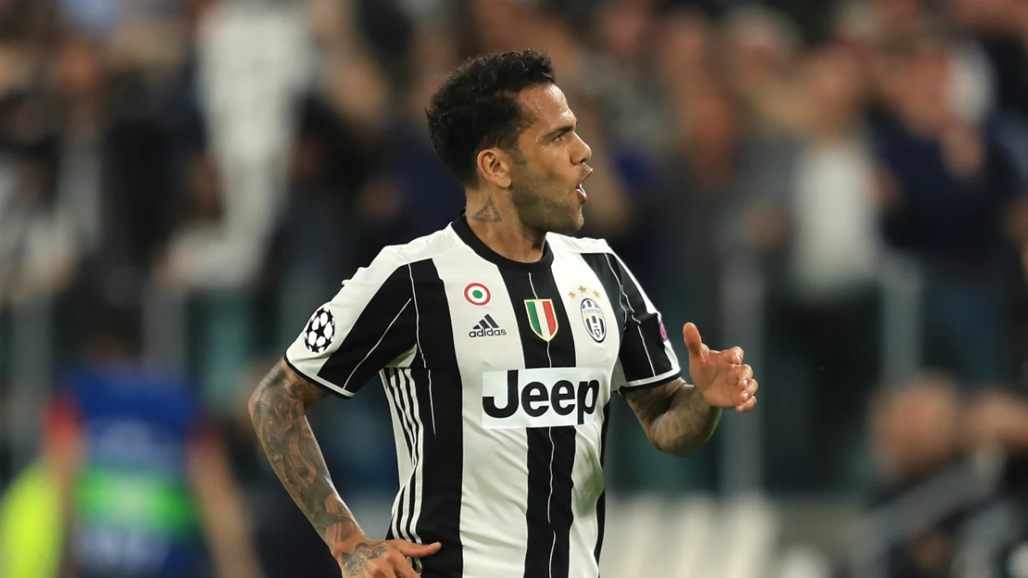 Dani Alves, con la Juventus Dani Alves, con la Juventus